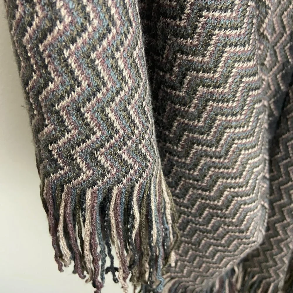BCBGMaxAzria Fringe Scarf Wrap Zig Zag ONE SIZE